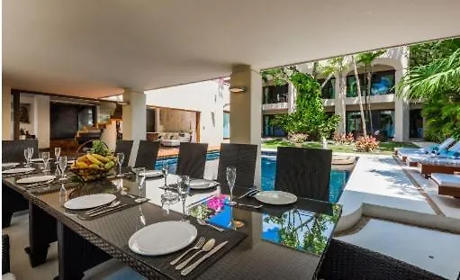 Amazing Hacienda For 14 Guests! Steps To The Beach! Playa del Carmen
