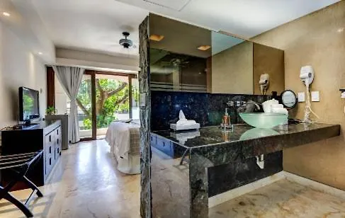 Villa Amazing Hacienda For 14 Guests! Steps To The Beach! Playa del Carmen