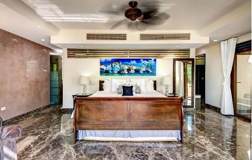 Villa Amazing Hacienda For 14 Guests! Steps To The Beach! Playa del Carmen