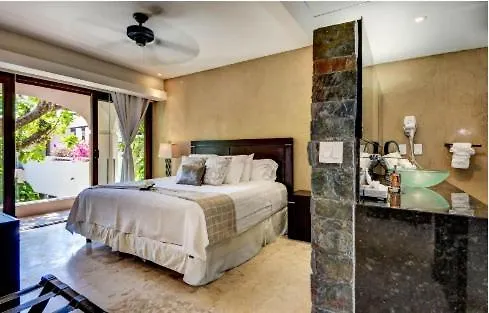 Villa Amazing Hacienda For 14 Guests! Steps To The Beach! Playa del Carmen Mexico