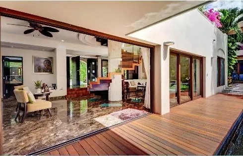 Villa Amazing Hacienda For 14 Guests! Steps To The Beach! Playa del Carmen