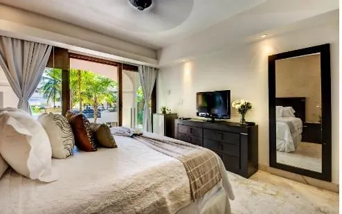 Villa Amazing Hacienda For 14 Guests! Steps To The Beach! Playa del Carmen Mexico