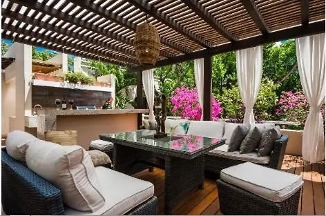 Amazing Hacienda For 14 Guests! Steps To The Beach! Playa del Carmen