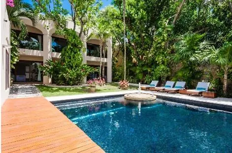 Amazing Hacienda For 14 Guests! Steps To The Beach! Playa del Carmen